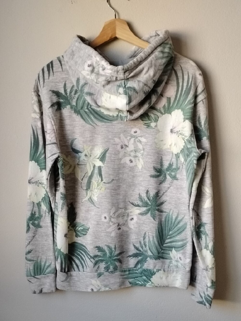 Original Use Size S Gray Crewneck Hoodie with Green Tropical Print - Picture 8 of 15